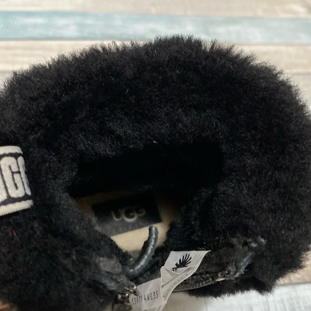 UGG toddler mini