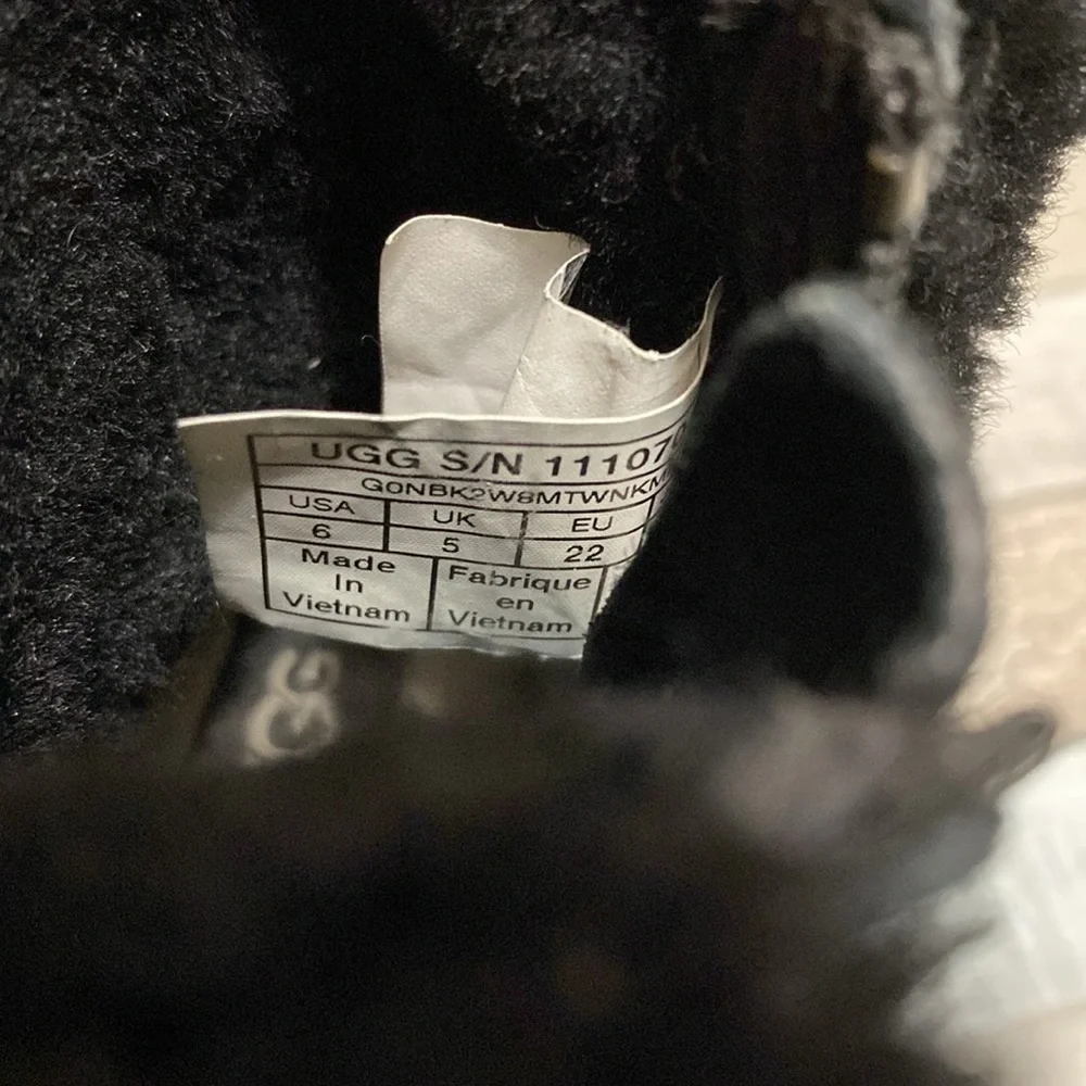 UGG toddler mini