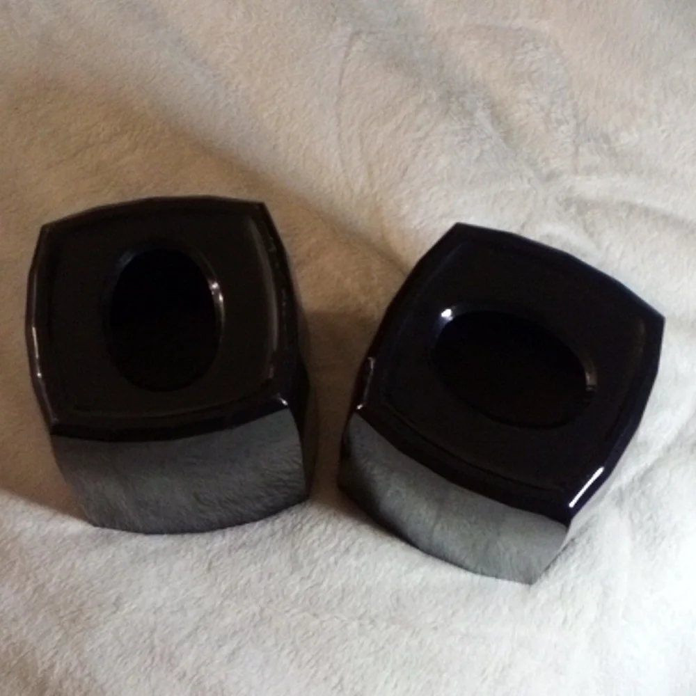 2 MATCHING TISSUE HOLDERS IN BLACK EUC