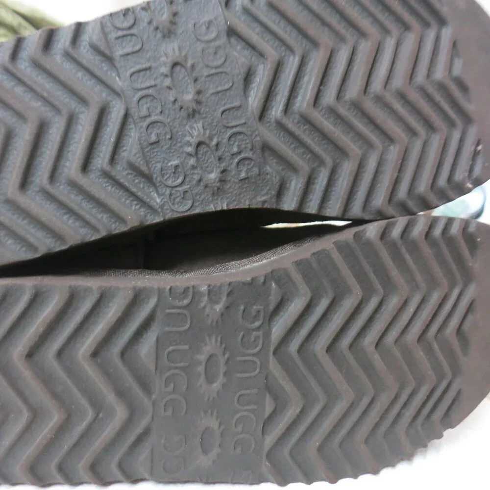 UGG australia 5825