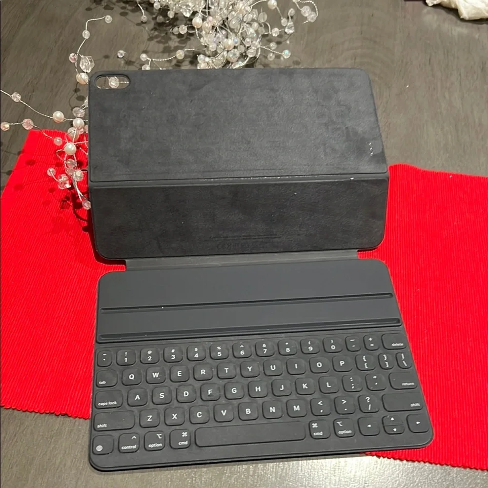 iPad 13” Keyboard Case Cover