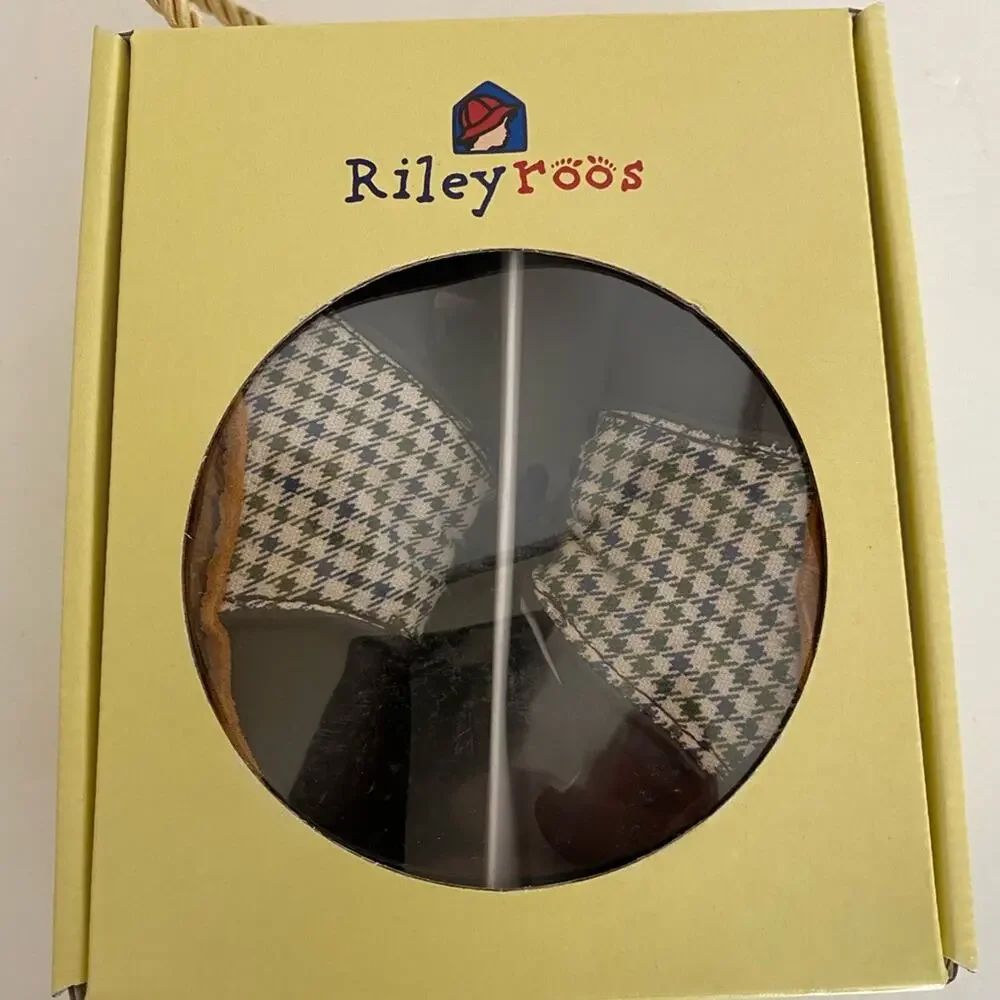 riley roos new box