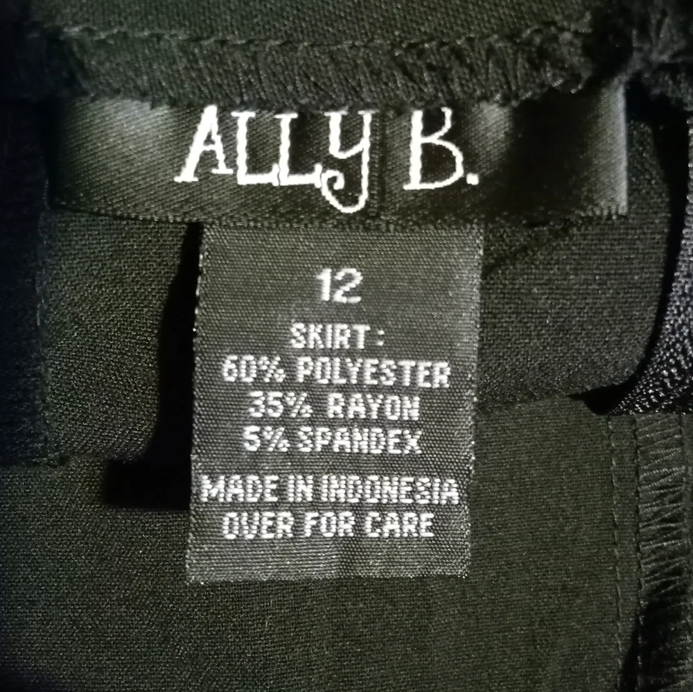 🛍️ BUNDLE ONLY 🛍️ALLY B LADIES BLACK SKIRT
