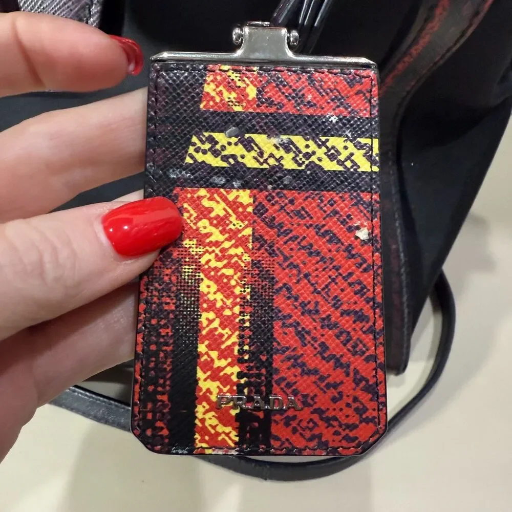 prada tessuto
