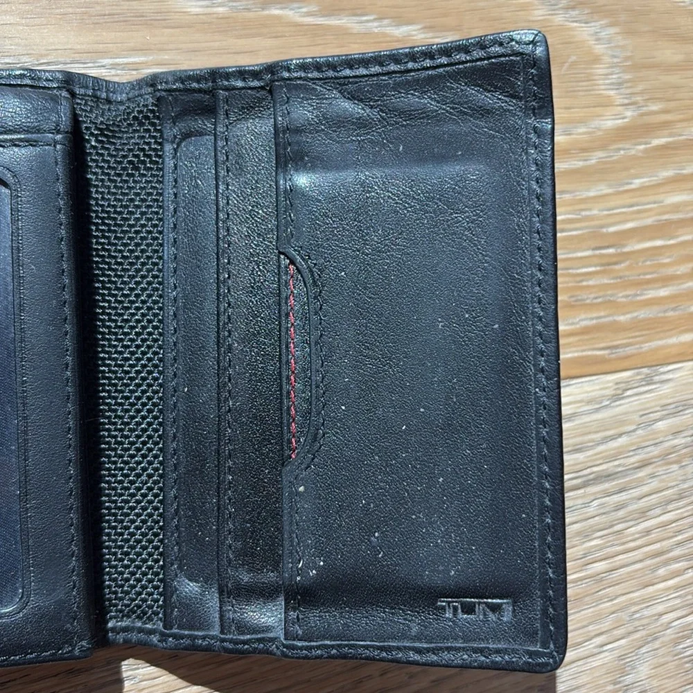 Tumi black men’s