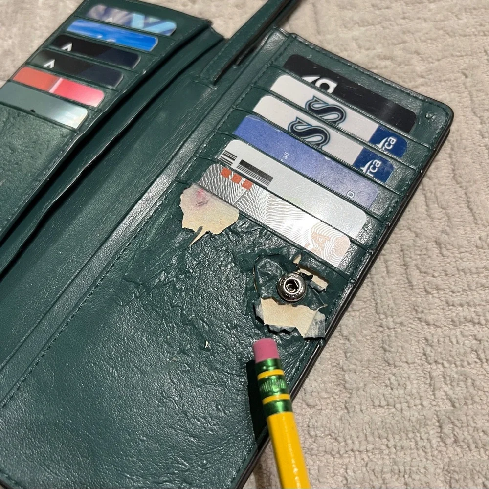 Coach SLIM Pebble Leather Wallet
