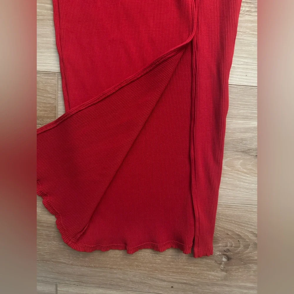 Lulus red ribbed