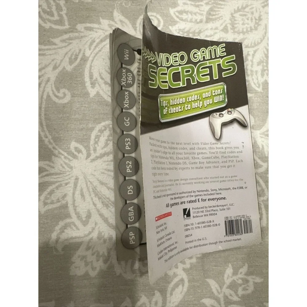 Video Game Secrets by Terry Munson (2008, Paperback) Unlock Tons of HIdden Codes