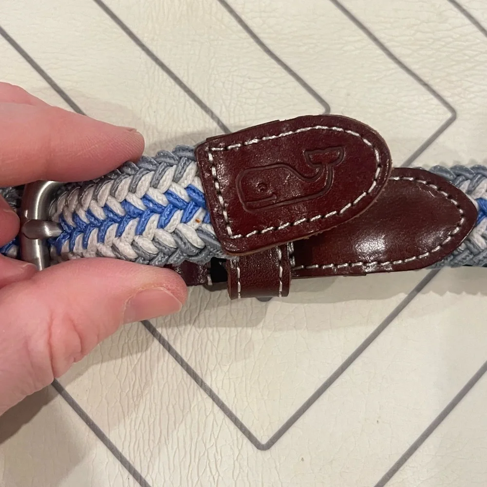 Vineyard Vines size 28