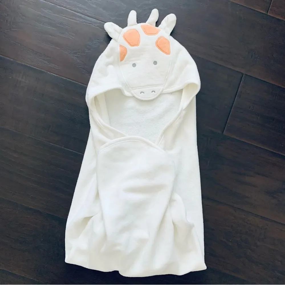 Carter's Baby Giraffe Hooded Towel for Bathtime (Perfect for Boys or Girls)