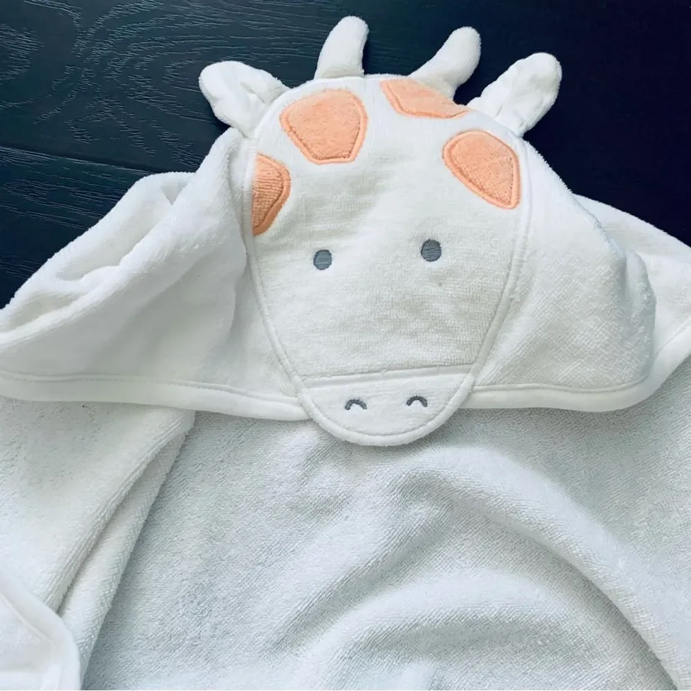 Carter's Baby Giraffe Hooded Towel for Bathtime (Perfect for Boys or Girls)