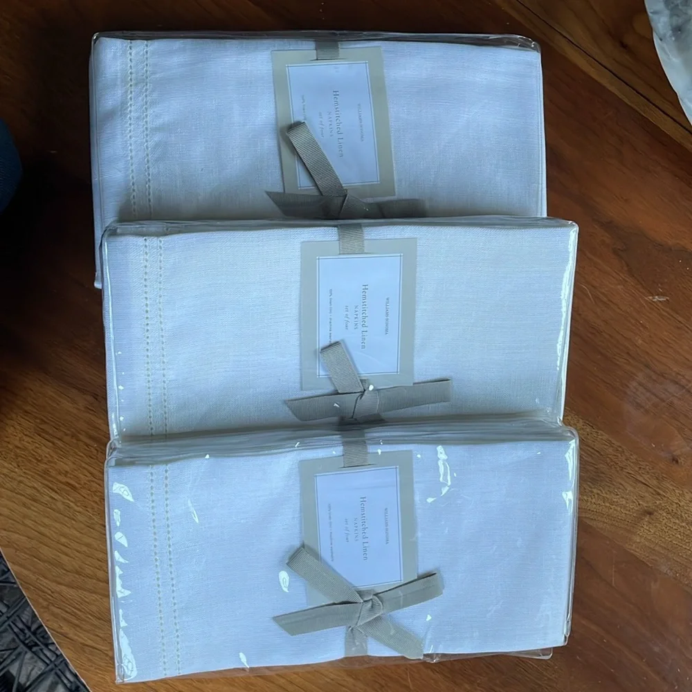 Williams Sonoma sets napkins