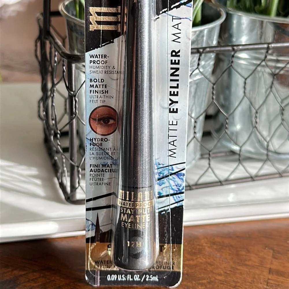 Stay Put Matte 17HR Wear Liquid Eyeliner - Waterproof 0.09fl oz