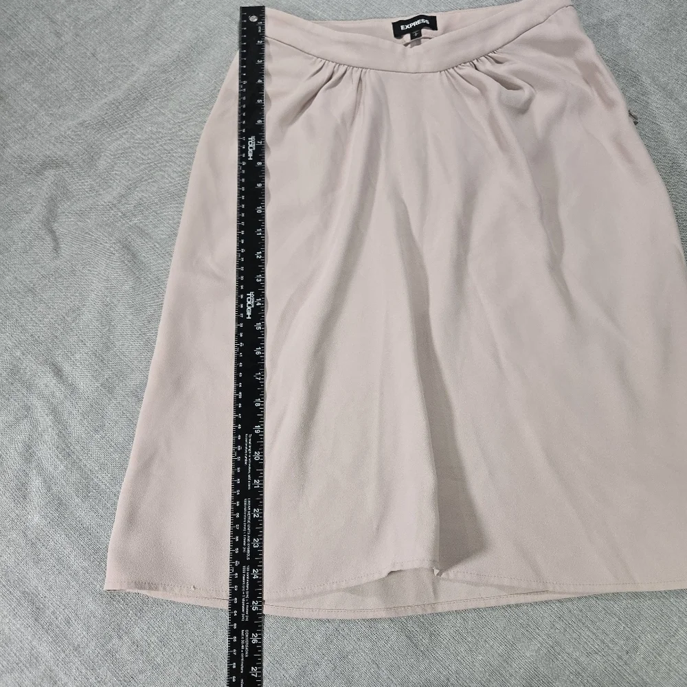 Express elegance wardrobe it