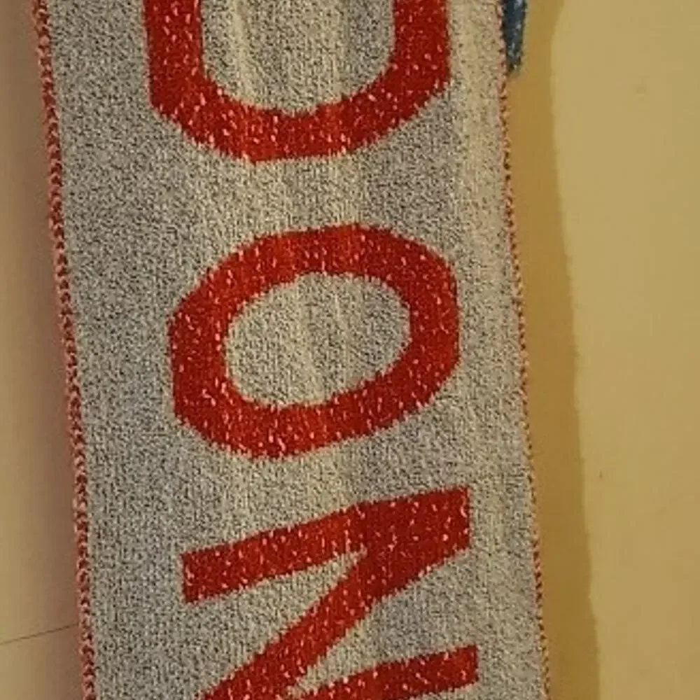 Urban Outfitters scraf new like