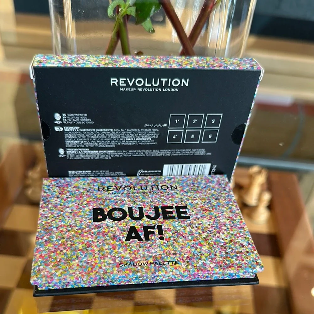 Revolution vibrant eyeshadow