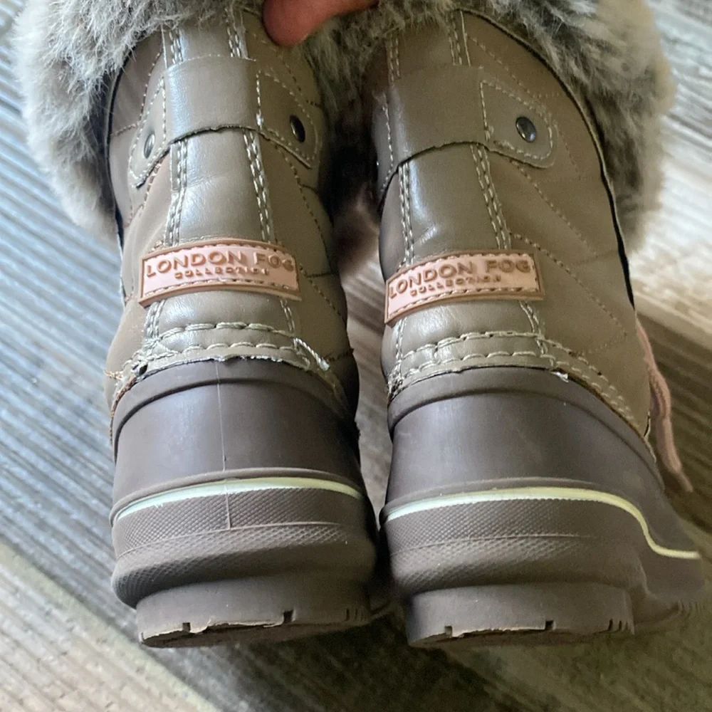 London Fog stylish tan