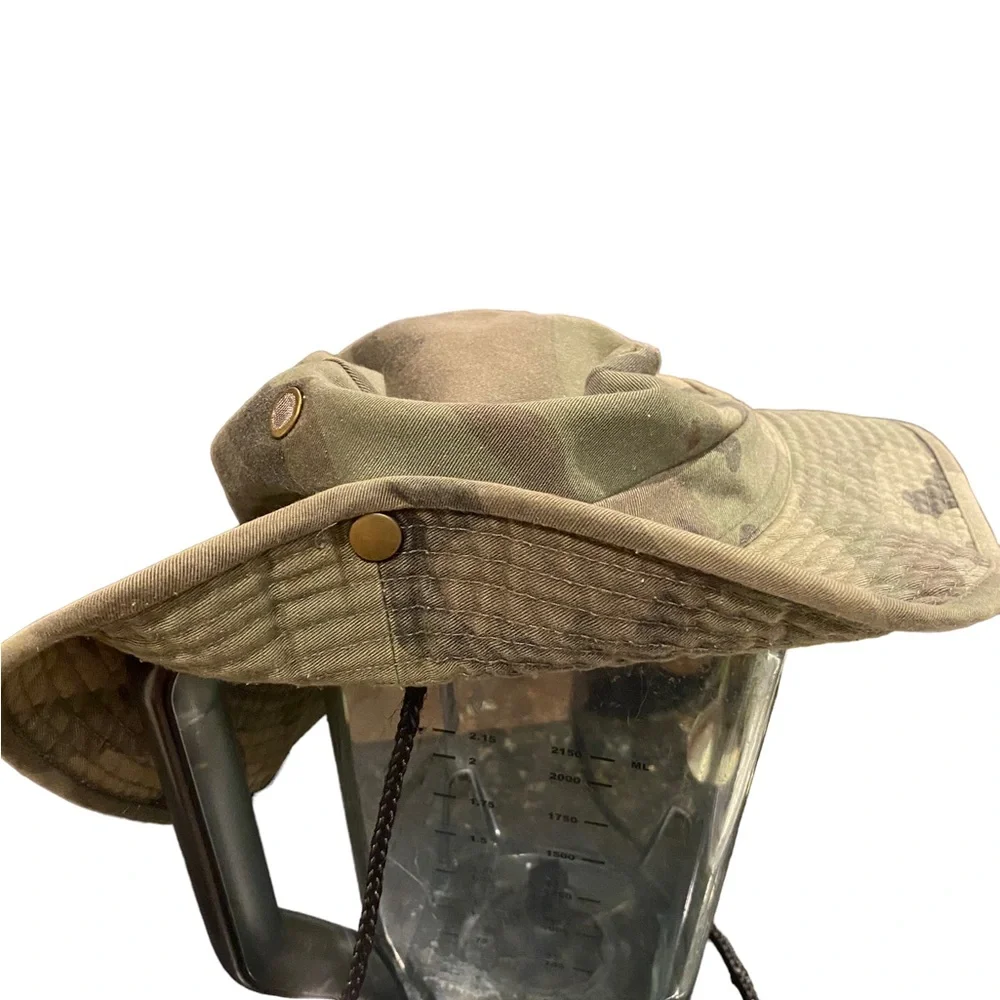 Hat camouflage snap brim small screens air vents