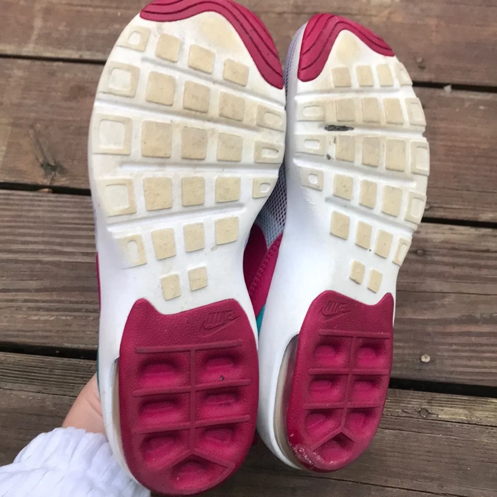 Nike women air