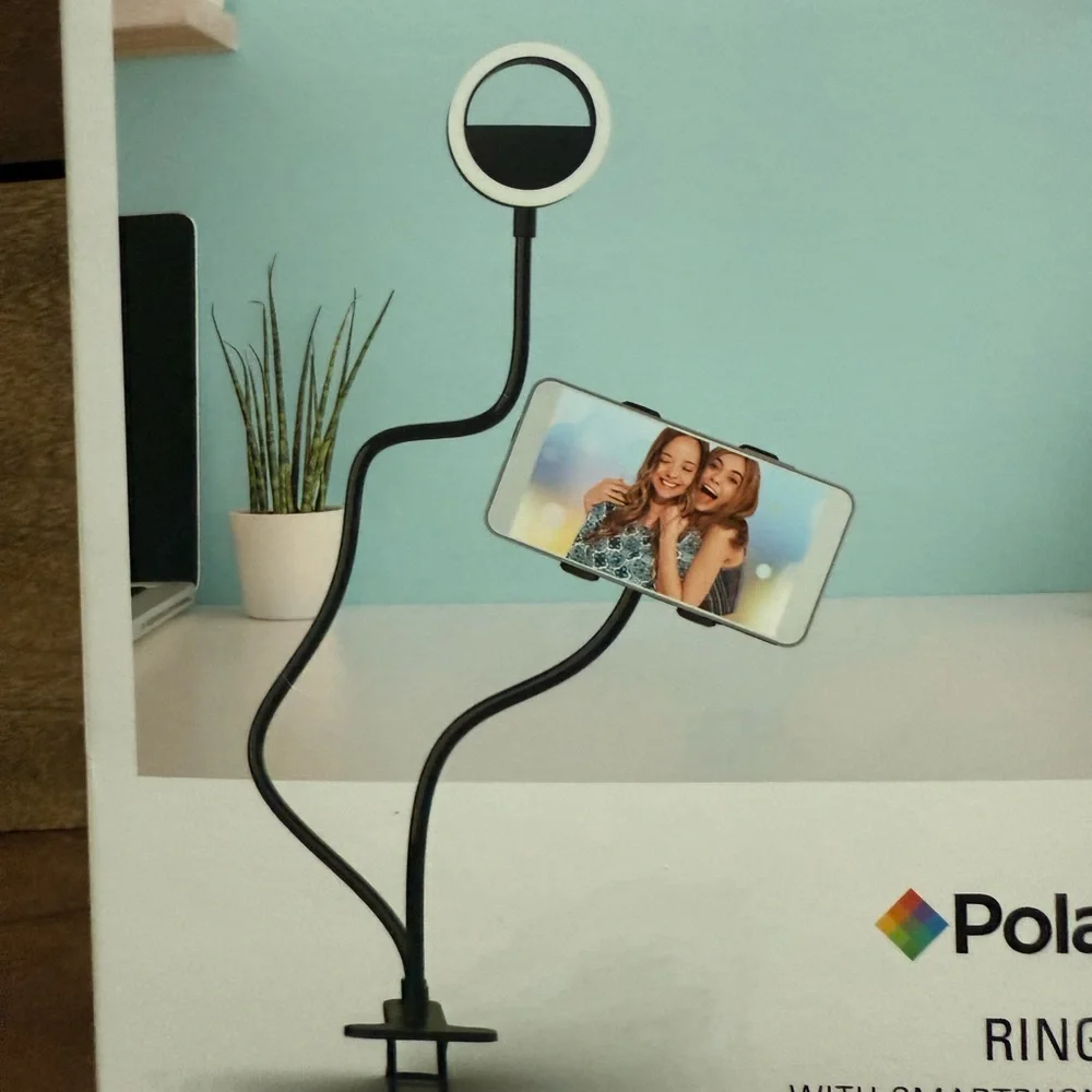 Polaroid ring light