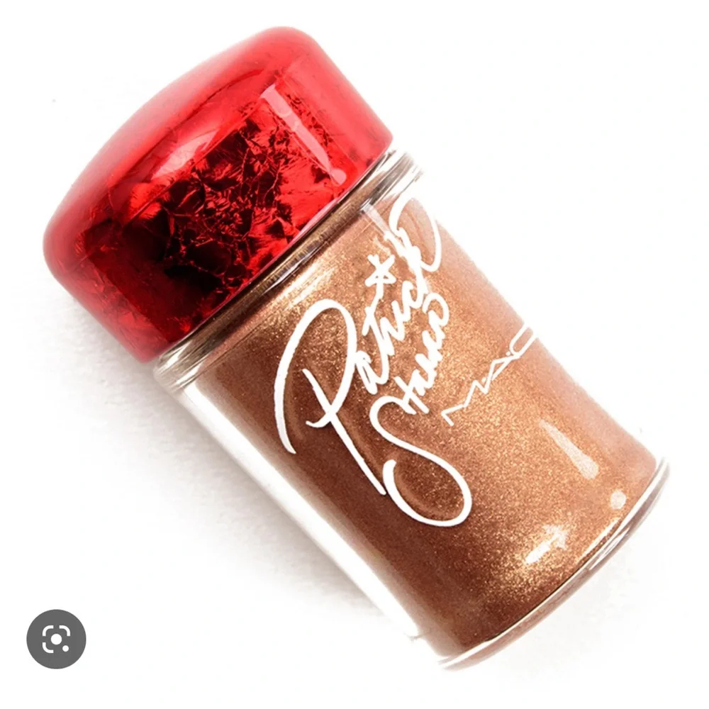 MAC Cosmetics this super