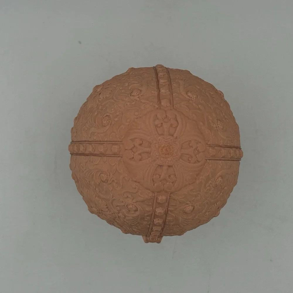 N/A egg trinket