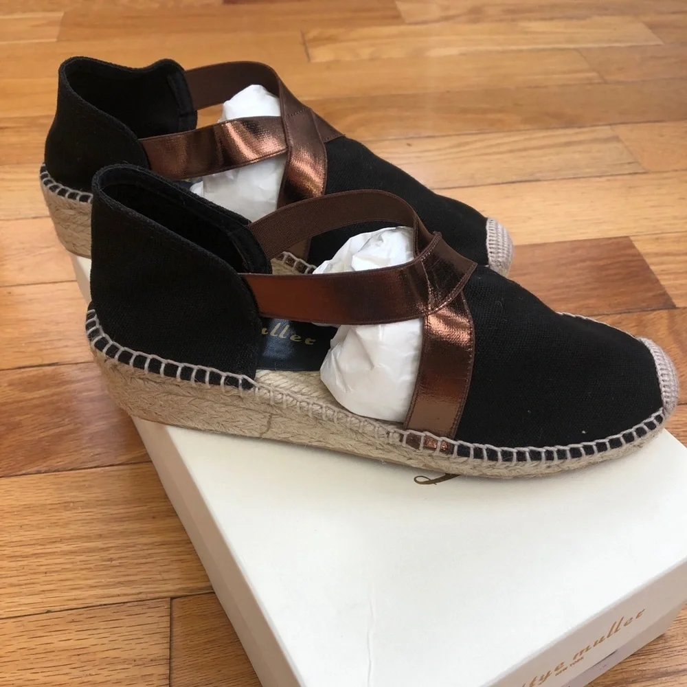 *NWB* BETTYE MULLER BRONZE METALLIC ESPADRILLES