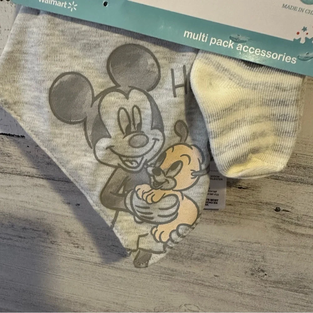 Disney Baby Mickey Mouse & Pluto Bandana Bib & Socks Size 6-12 Months NEW