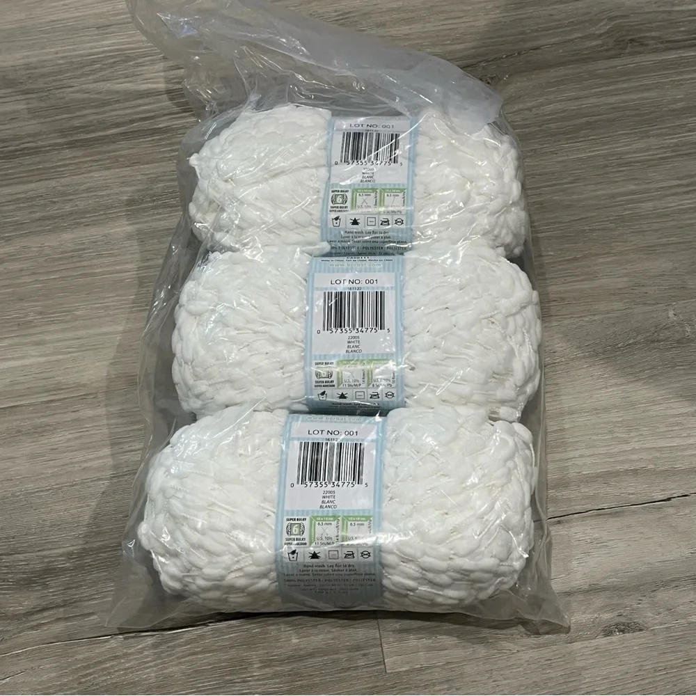 NWT Set of 3 Skeins Bernat Baby Pom Pom Yarn (3.5 oz each) White Bulky Weight #6