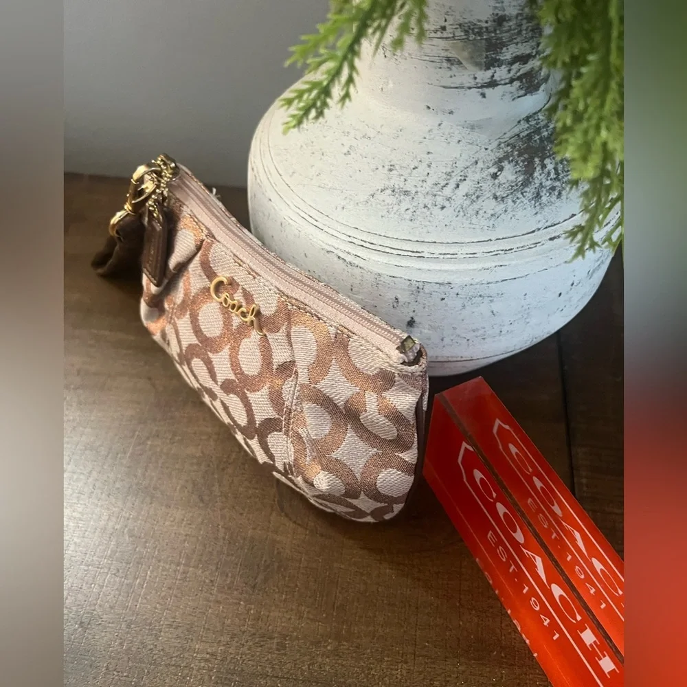 Coach excellent preloved