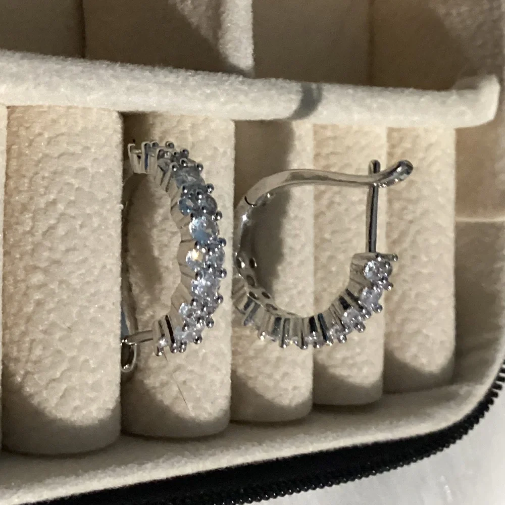 🌸Gorgeous Cz Diamond Cluster C Hoop half hoop earring hoops.
