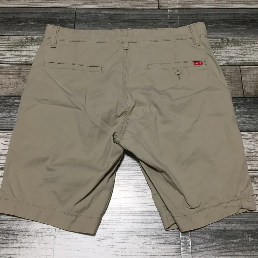 Levis excellent preowned