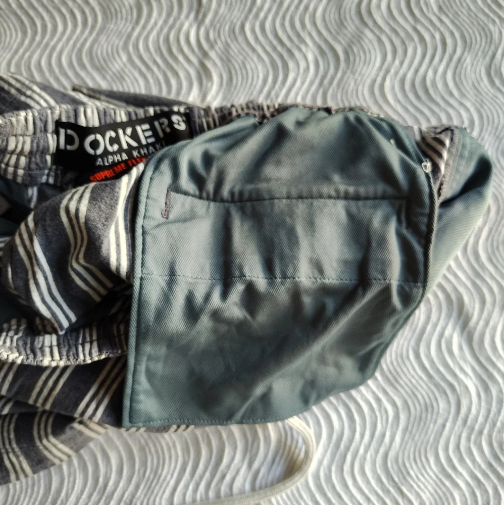 Dockers alpha khaki