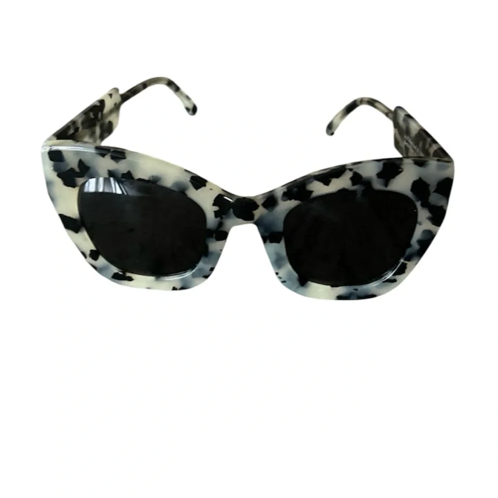 AMBITIOUS Marble frame + Black lenses Supernormal NWOT
