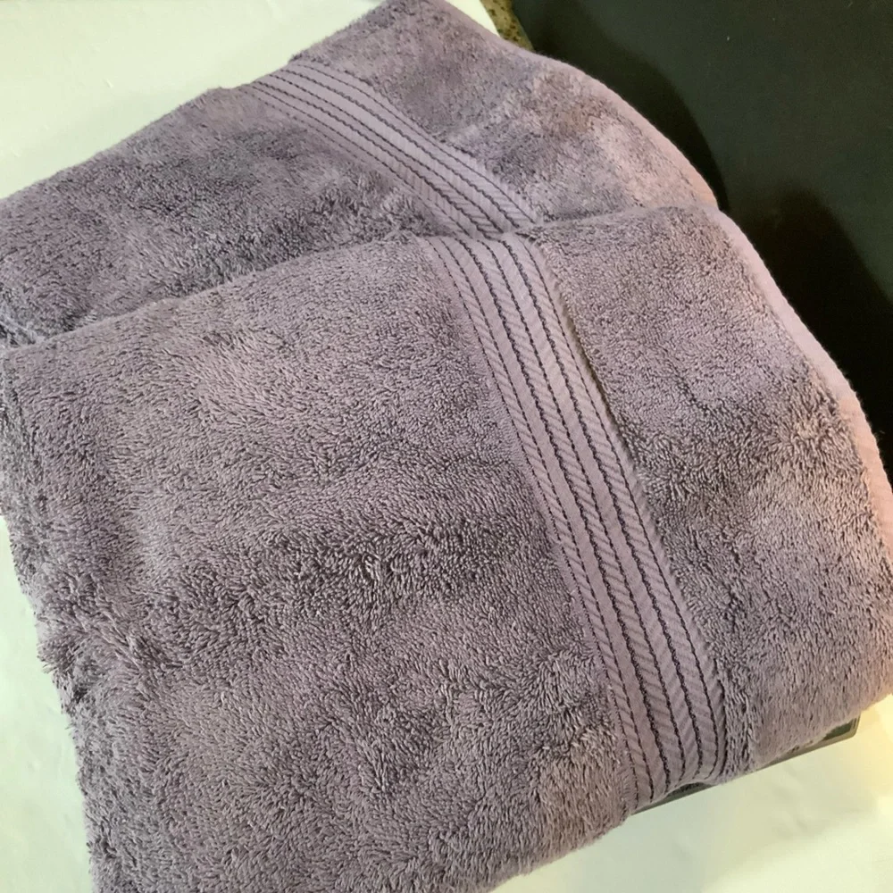 Chris Madden Home Collection Bath Towels Purple Moon Set of 2 Egyptian Cotton