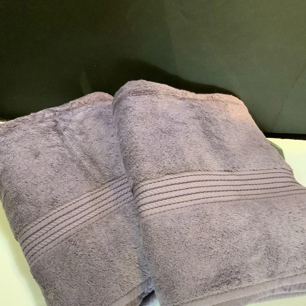 Chris Madden Home Collection Bath Towels Purple Moon Set of 2 Egyptian Cotton