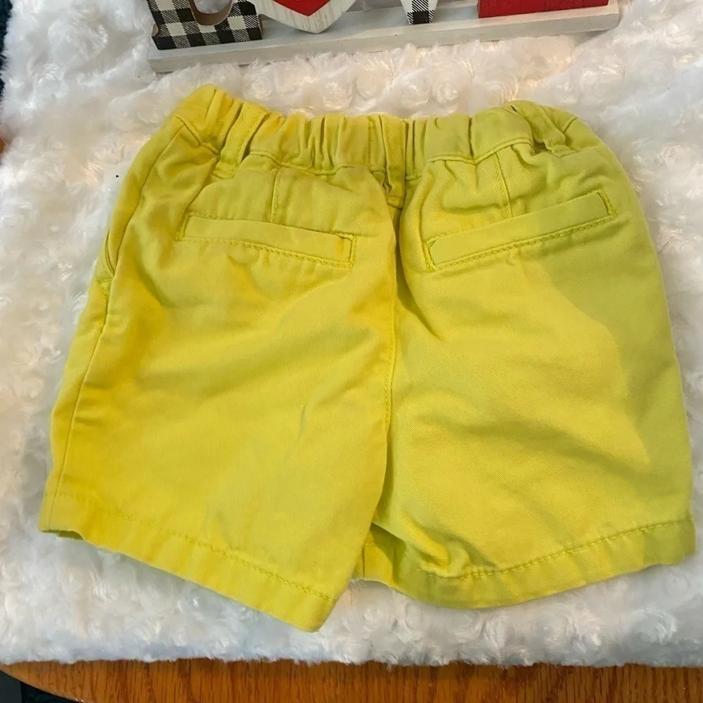 Place yellow are