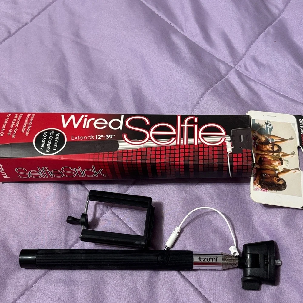 Smart Lens. Wired Selfie Stick
