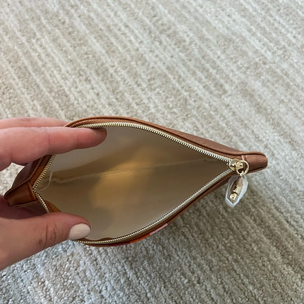 ipsy stylish brown
