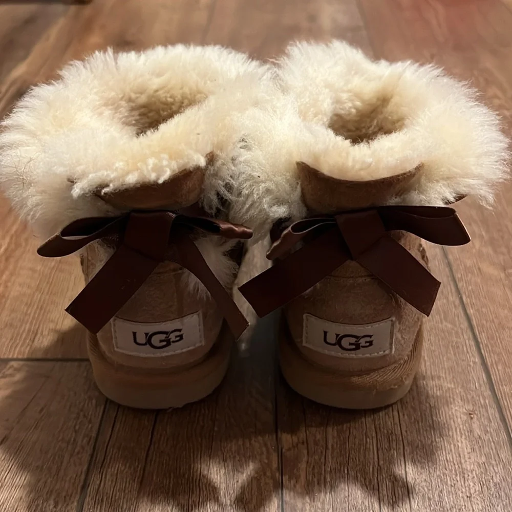 UGG mini bailey