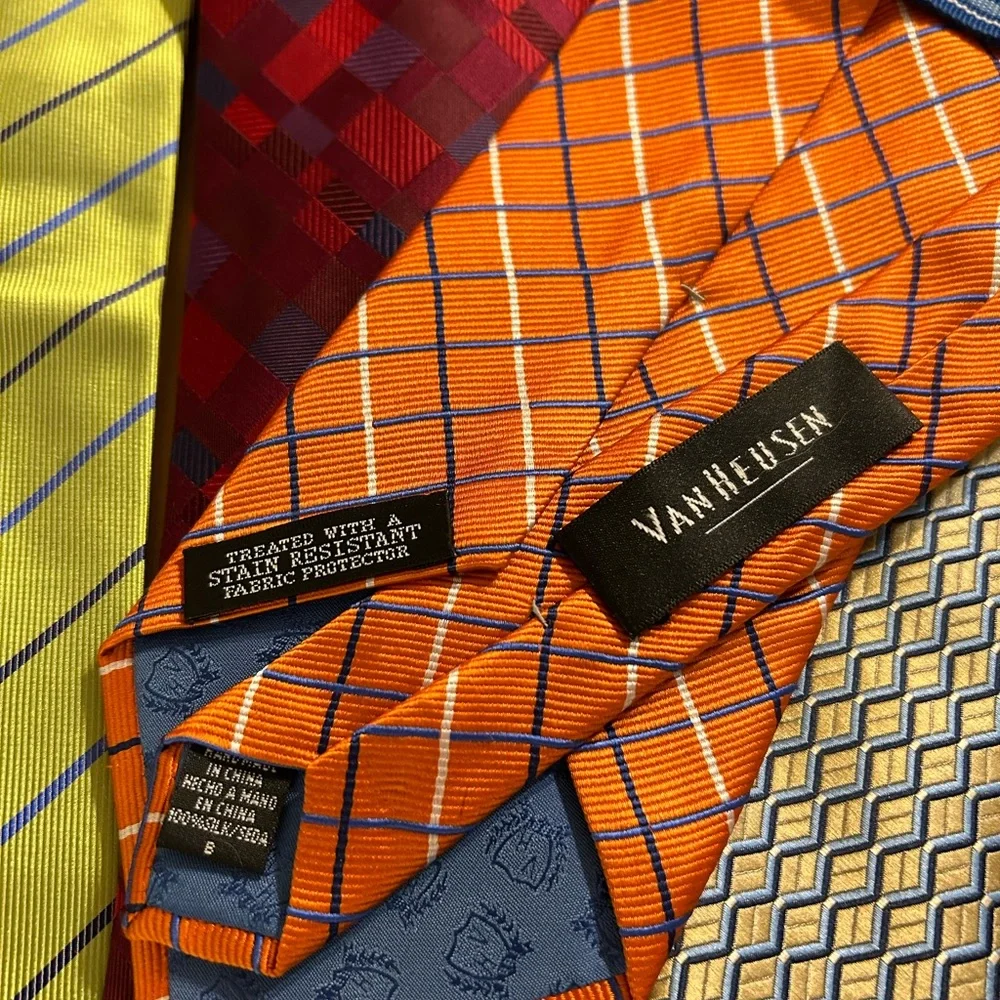 Van Heusen lot neck