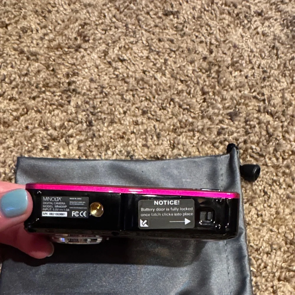 Minolta includes 16gb