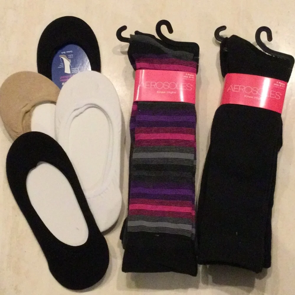 AEROSOLES socks knee