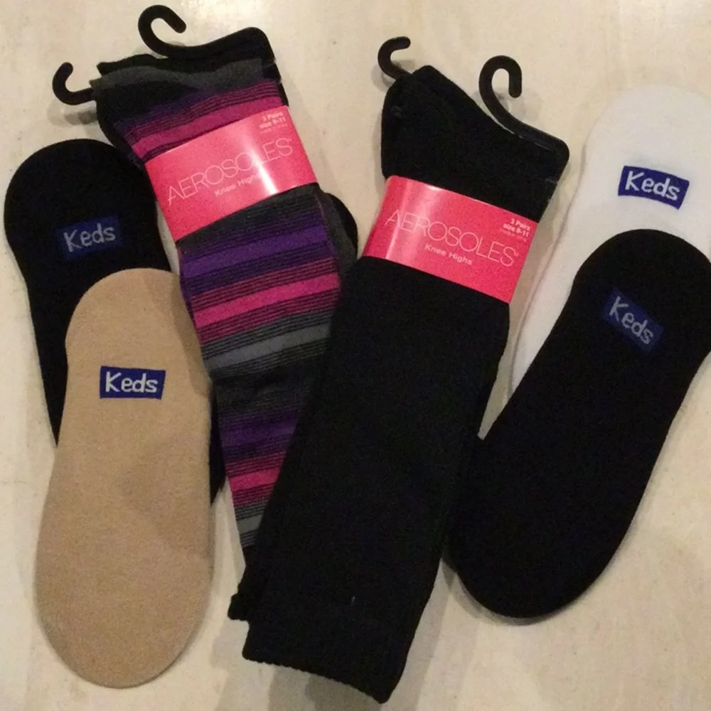 AEROSOLES socks knee