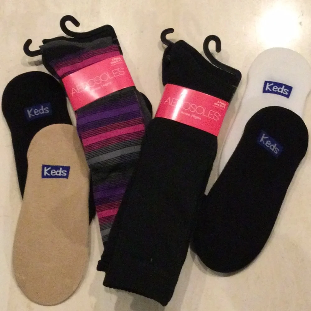 AEROSOLES socks knee