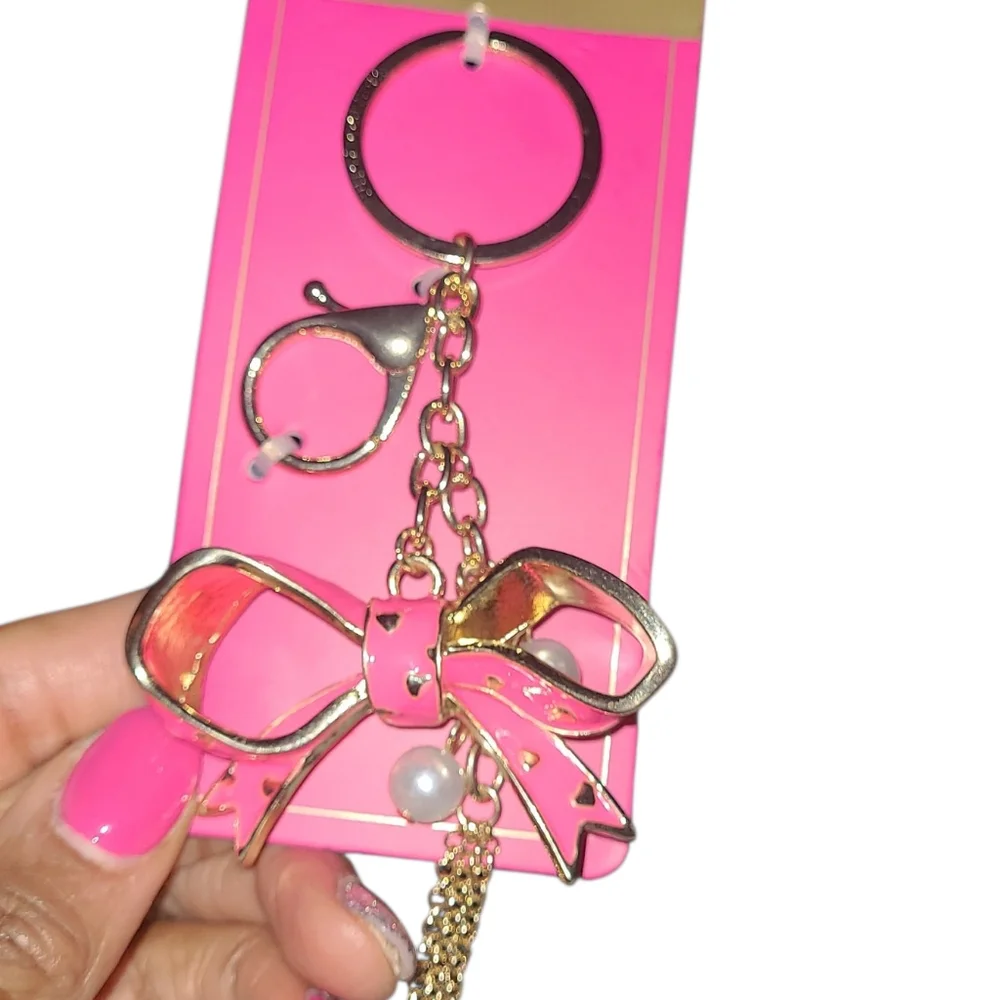 Juicy Couture chic key