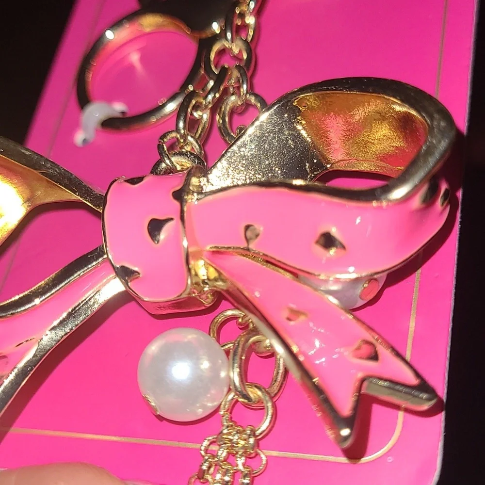 Juicy Couture chic key