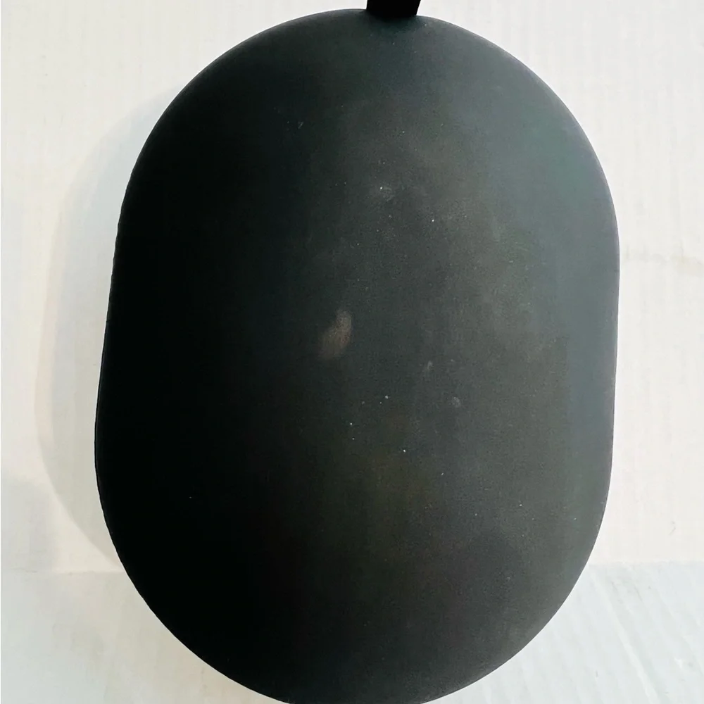 N/A sleek black
