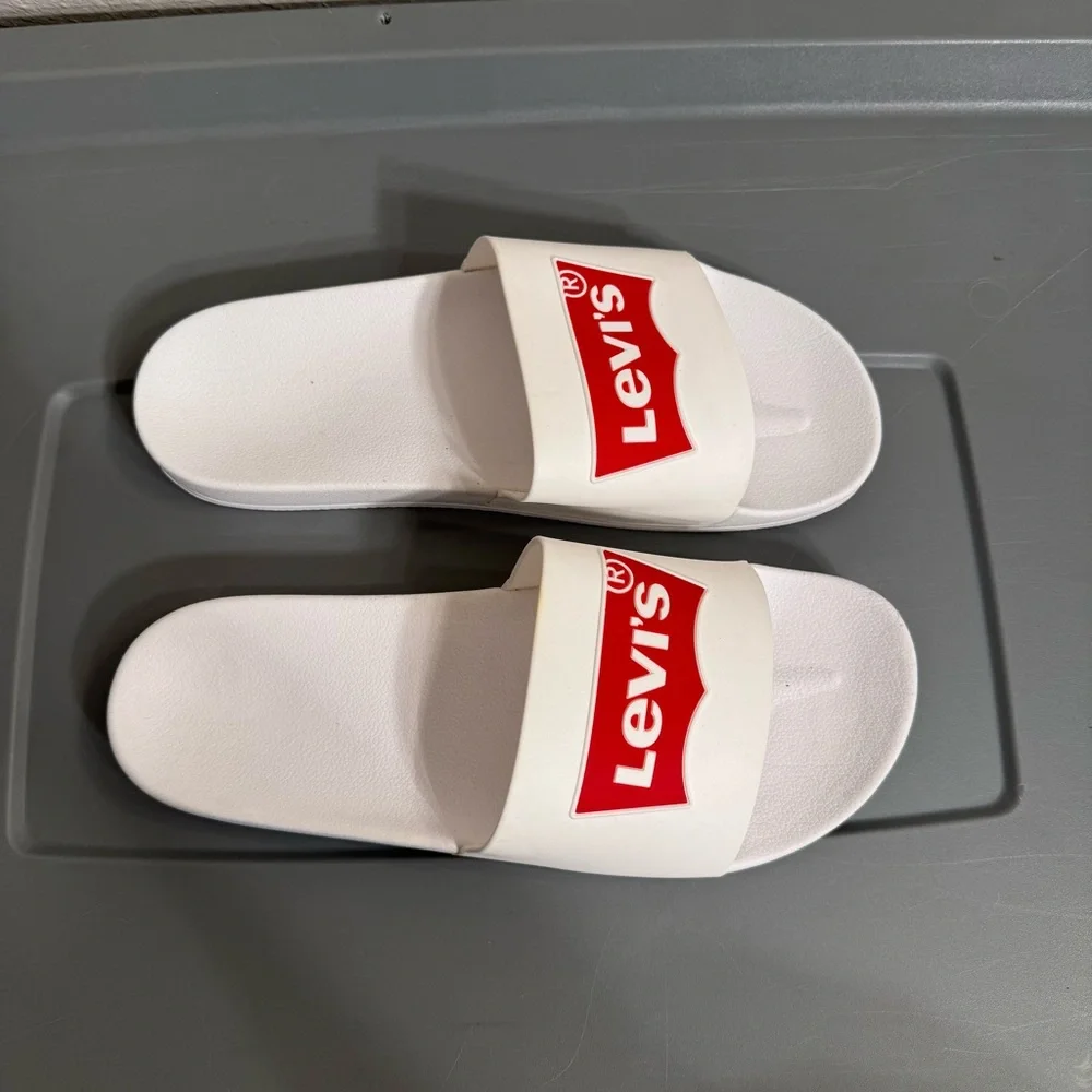 Levis levi slide