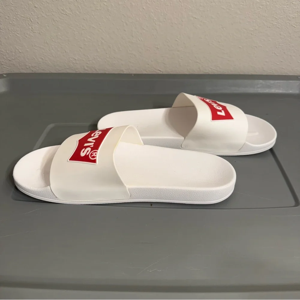 Levis levi slide